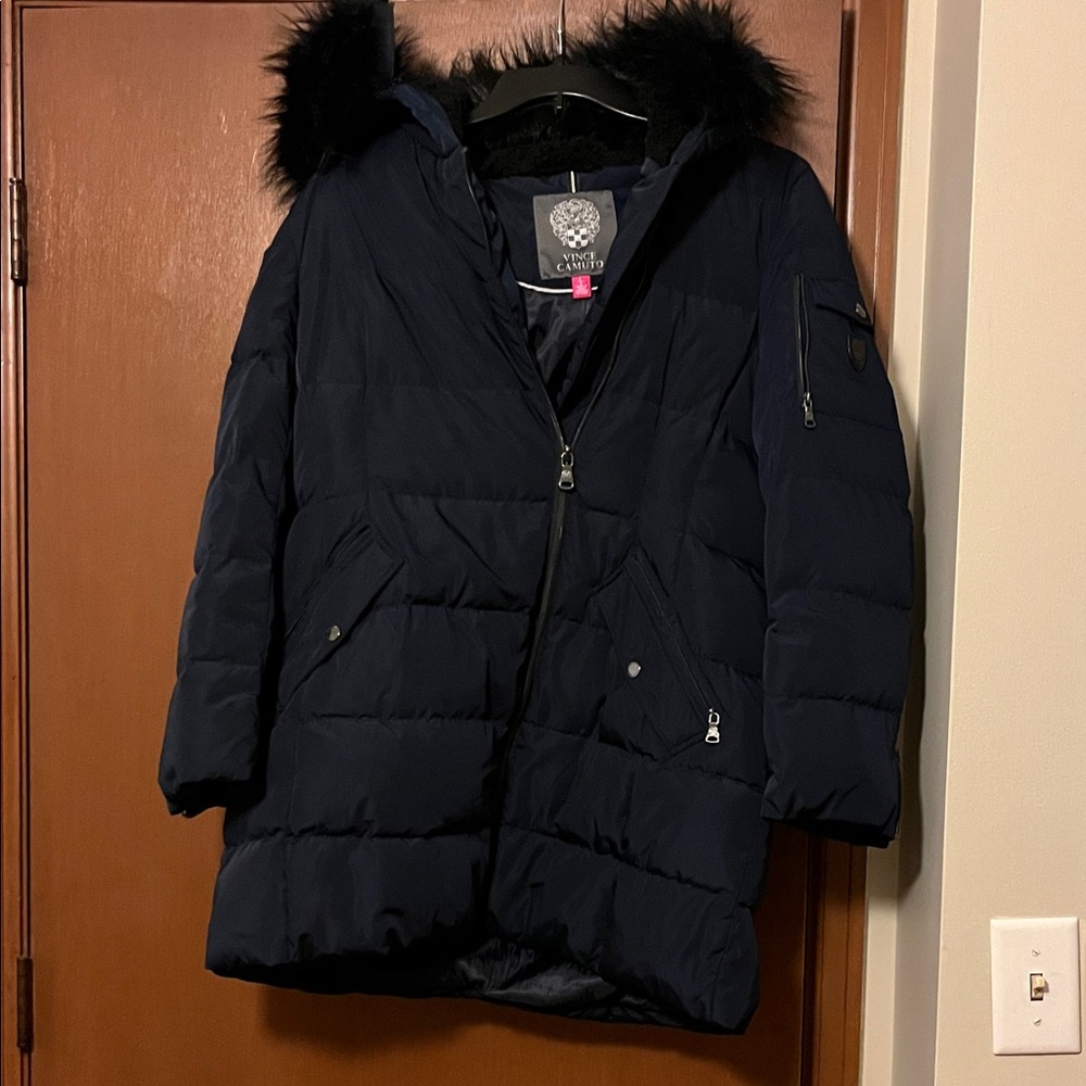 Vince Camuto Navy Puffer Coat with Black Fur Trim. Ladies Size L